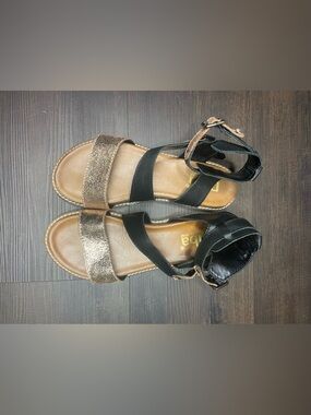 Diba Womens Sandals